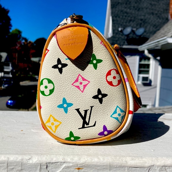 i’m selling a Louis Vuitton hand bag, in great condition - Picture 2 of 4